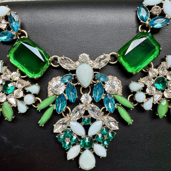 Green Turquoise Blue Statement Chunky Floral Bib Jewel Necklace Ann Taylor - Picture 1 of 3